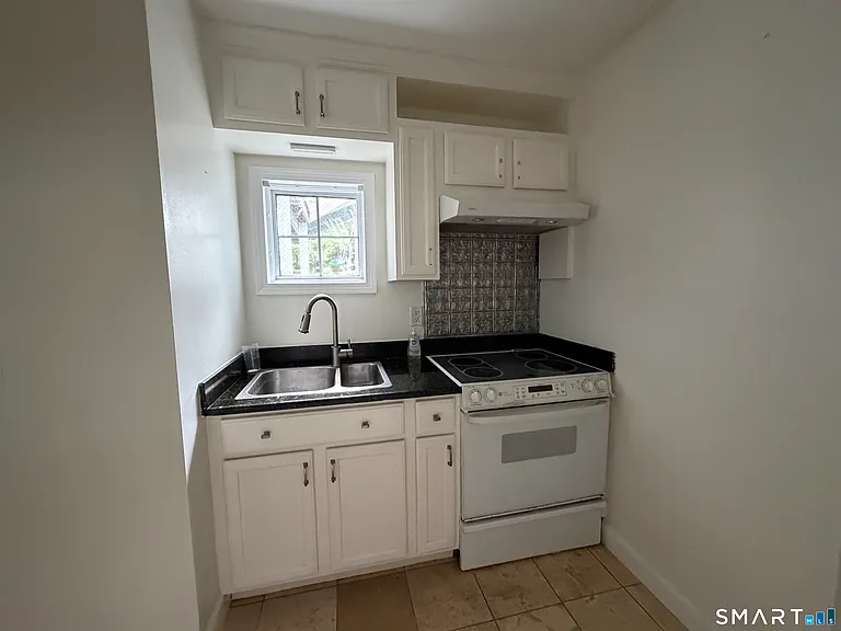 213 Old Pond Ln #213 — Photo 4