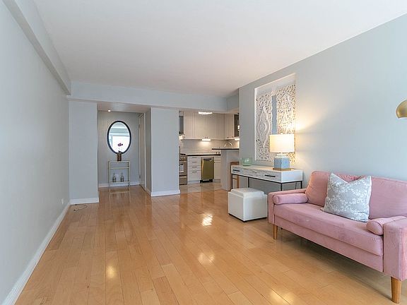 5th image of 240 E 55th St APT 12B