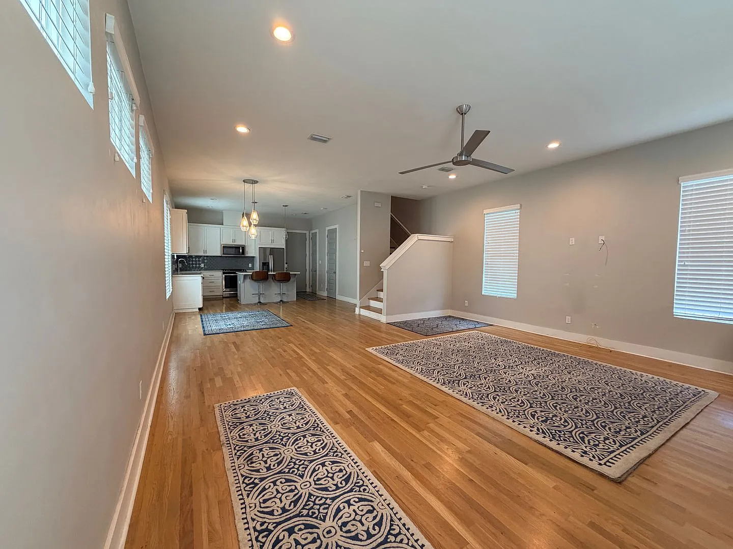 Midtown Luxury Living! Walk to Restaurants, Coffee, Shops & More — Photo 2
