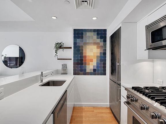 5th image of 14 W 14th St APT 7C