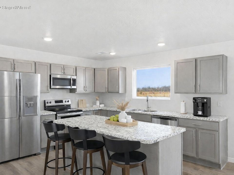 1st image of 817 Hoffman Hills Boulevard