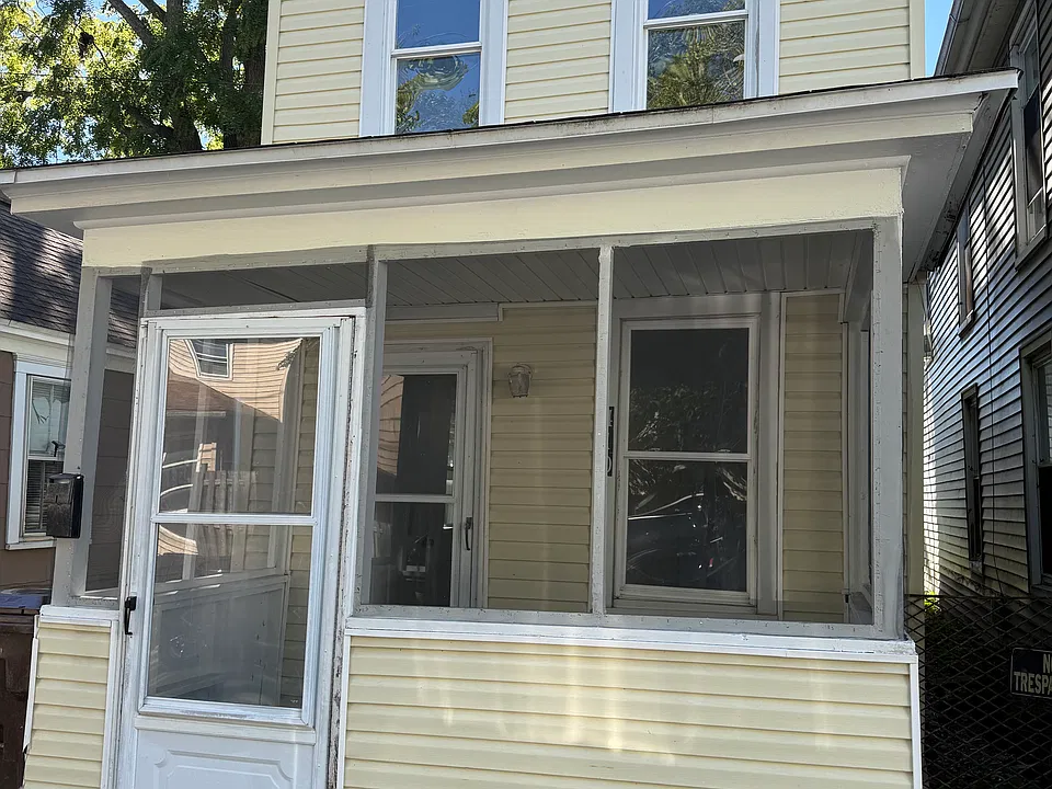 410 Pleasant St
