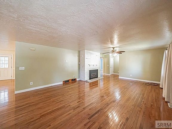 4th image of 848 Calliope Ln