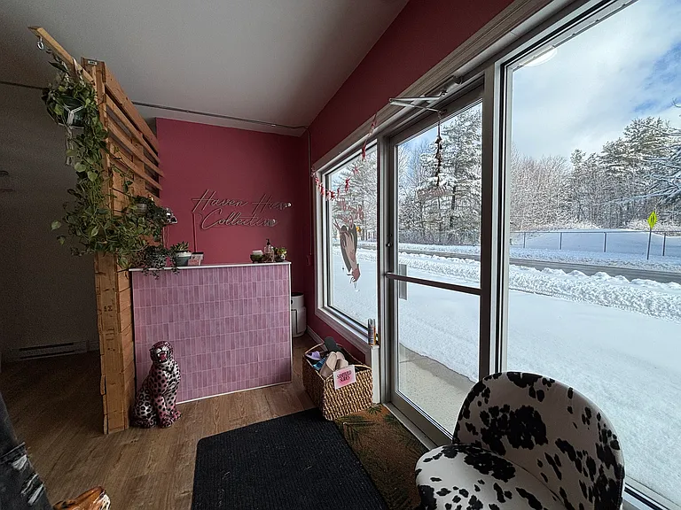 523 Canterbury Dr — Photo 3