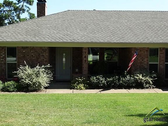 3rd image of 141 Fairway Dr