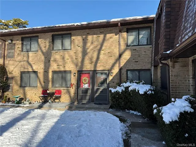 55 Pinebrook Pl — Photo 3