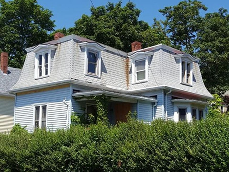 2nd image of 124 Cedar St