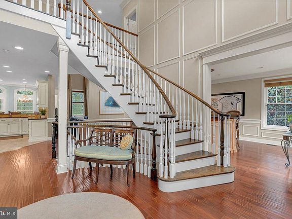 4th image of 7 Tucker Ct