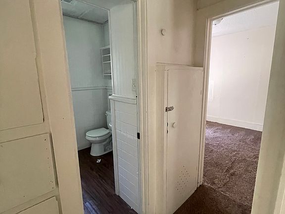 2nd image of 223 NE 1st St