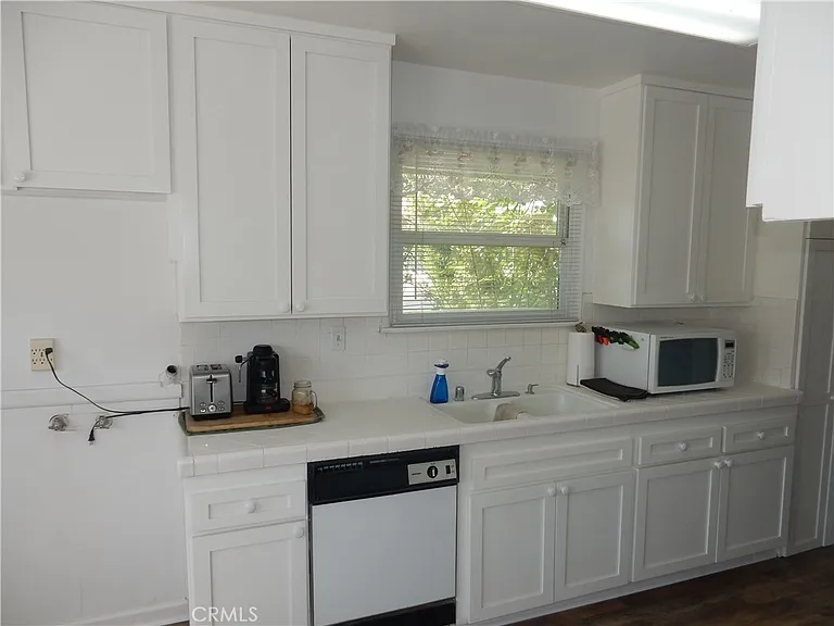 8000 Sale Ave — Photo 6