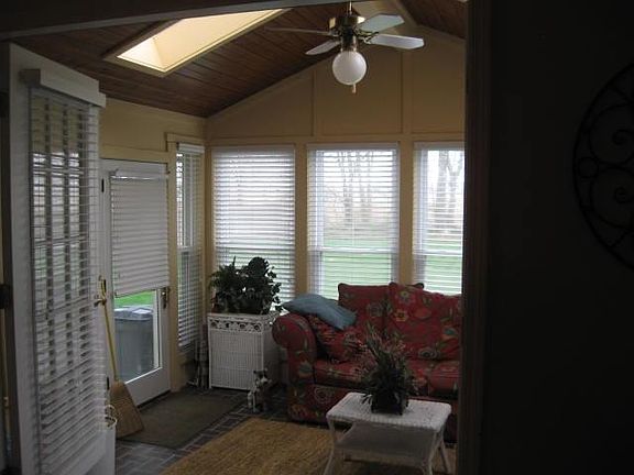 5th image of 21832 Angela Dr