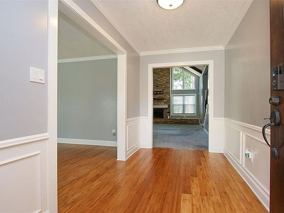 3rd image of 5718 Lodge Creek Dr