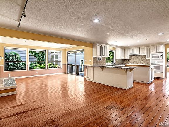5th image of 12033 SE 42nd Ct