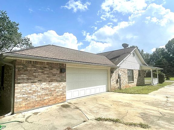 4th image of 513 Country Club Dr
