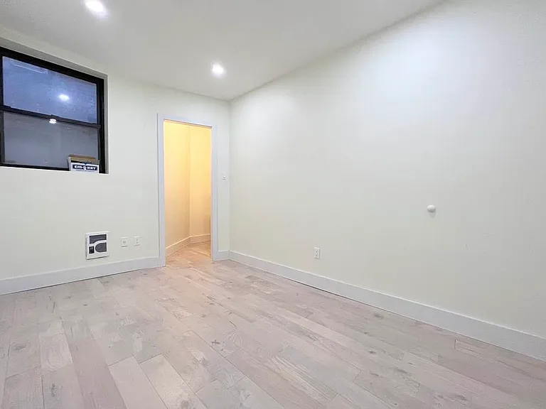 2112 Regent Pl #2W — Photo 6