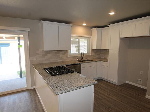 5th image of 1422 Wayside Dr