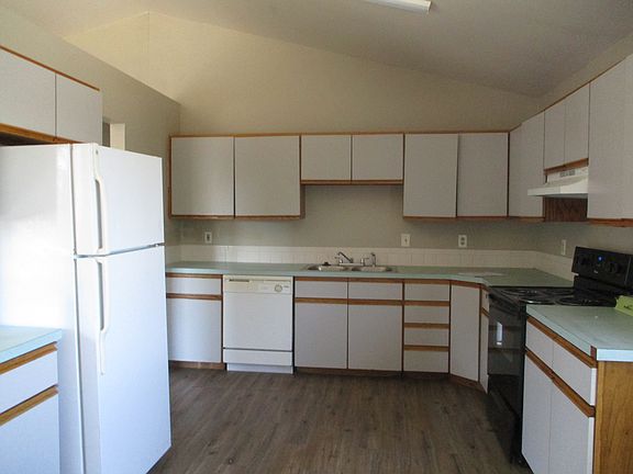 2nd image of 310 N 25th Avenue Ct