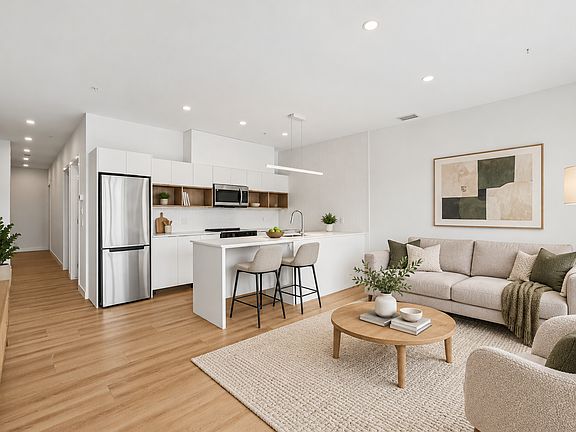5th image of 708 11th Ave SW #505