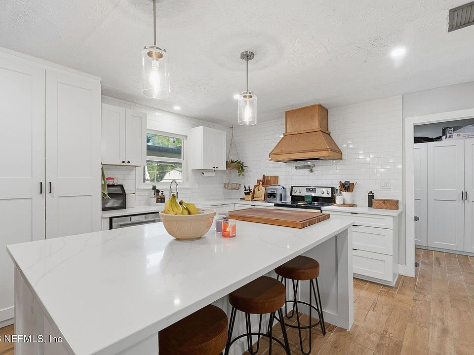 1st image of 717 WINFRED Drive