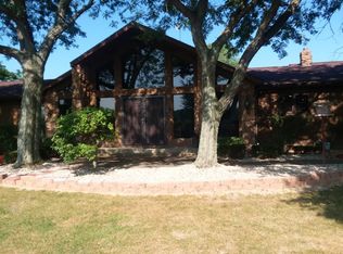 2833 Oak Rd, Plymouth, IN 46563