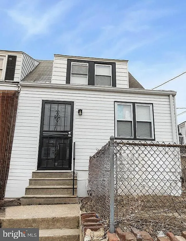 3 bed, 1092 sqft, $1,800 — Photo 1