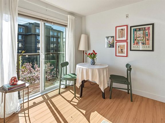 2nd image of 356 Gorge Rd E #303