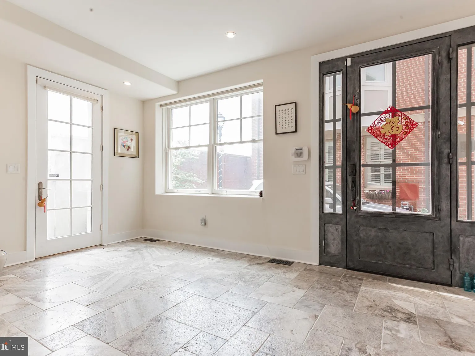 3 bed, 4.5 bath, 3500 sqft, $5,500 — Photo 4