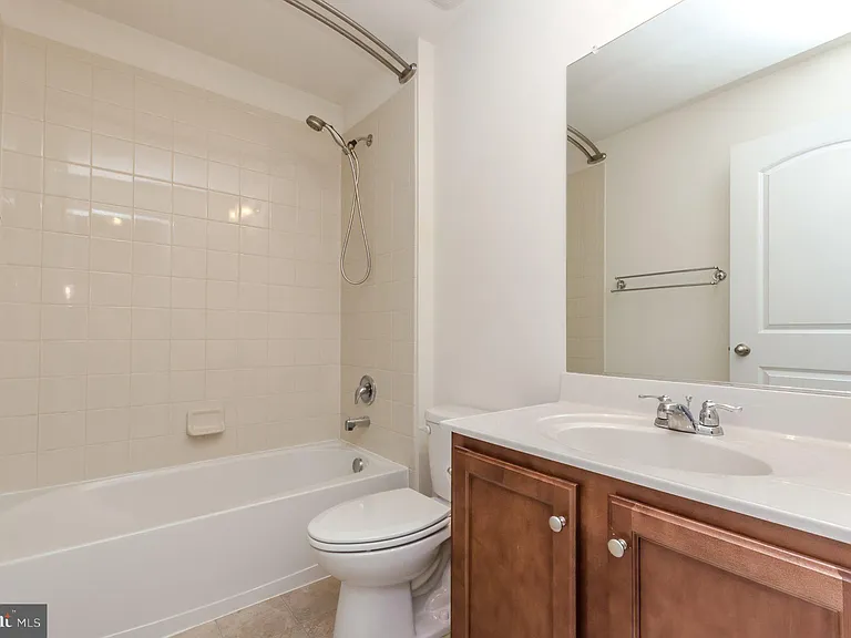172 Drexel Ct — Photo 39