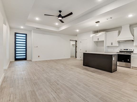 4th image of 208 Parkside Dr