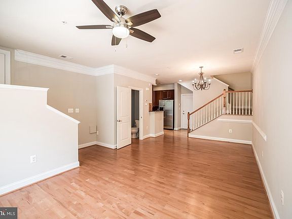 4th image of 15154 Kentshire Dr #465