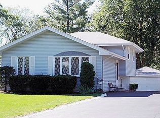 4022 N Adams St, Westmont, IL 60559