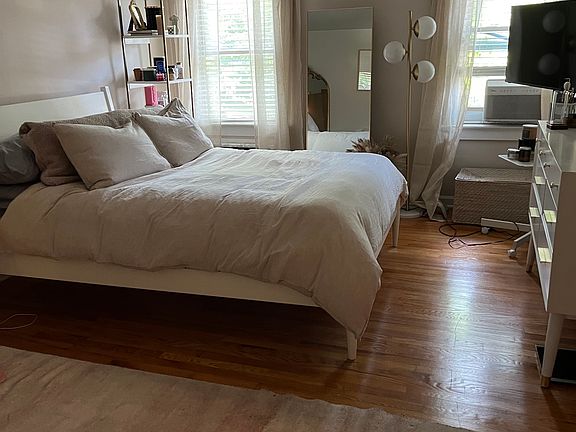 5th image of 15127 Lake Ave #203