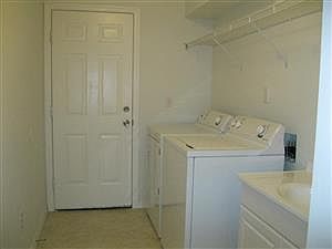 5th image of 1327 NW 15th Ave