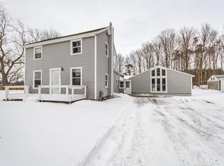 14623 Croswell St, West Olive, MI 49460