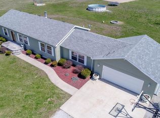 16750 N Davis Rd, Centralia, MO 65240