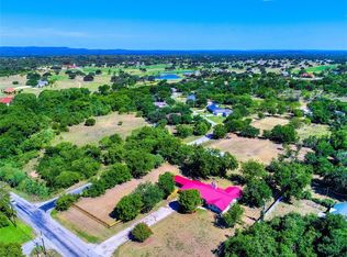 2631 River Oaks Dr, Kingsland, TX 78639