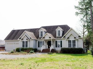 728 Greenfield Point Dr, Reedville, VA 22539
