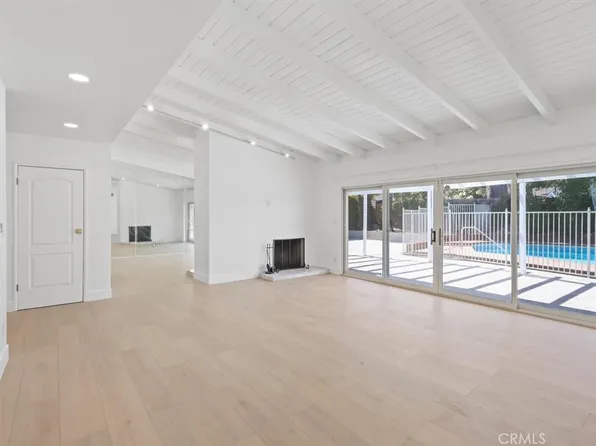 23119 Gainford St, Woodland Hills, CA 91364