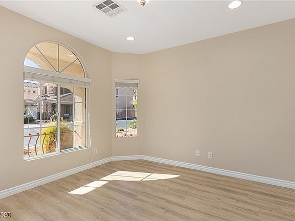 5th image of 9460 Victory Garden Ave