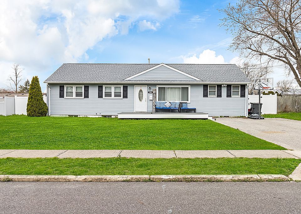 1st image of 206 Carol Dr
