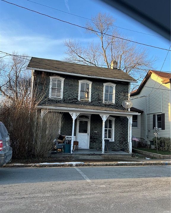 2nd image of 250 2nd St