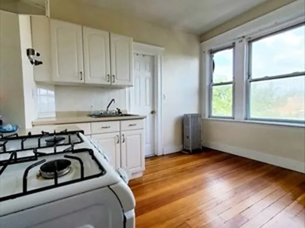 279 Harvard St APT 43, Cambridge, MA 02139