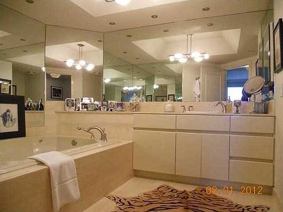 4th image of 3000 Island Blvd APT 1204
