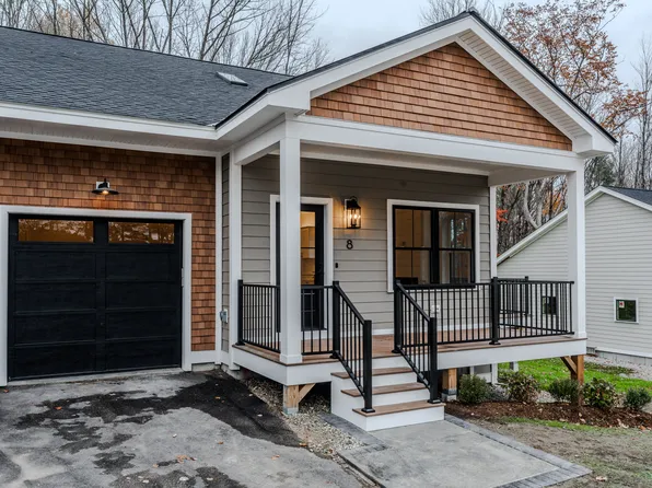 16 Daybreak Ln, Windham, ME 04062