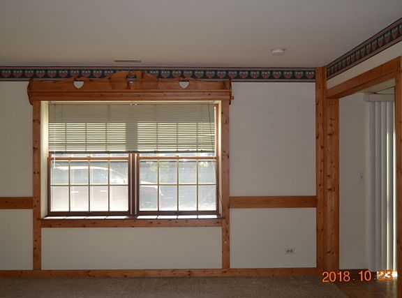 3rd image of 1009 Greenwood Cir #1009