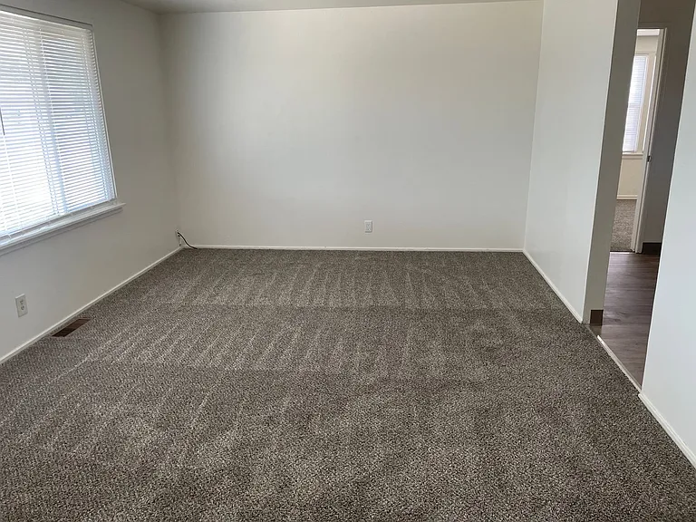 524 W Loop Dr — Photo 6