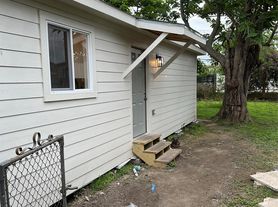 820 Bennington St, Houston, TX