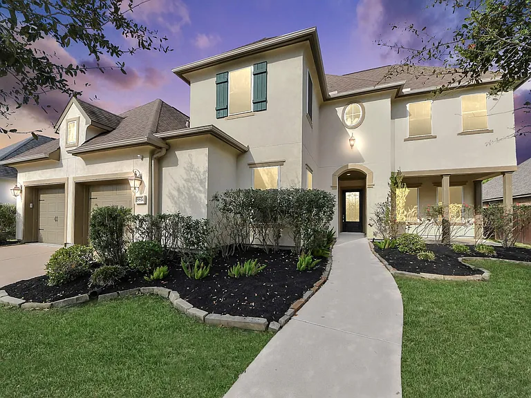 9814 Carver Dr — Photo 25