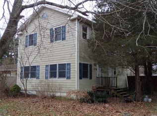 1560 Feureisen Ave, Bohemia, NY 11716