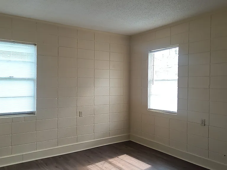 3008 S Holly St — Photo 6